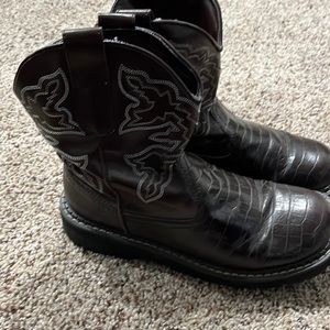 Womens ropers in great shape